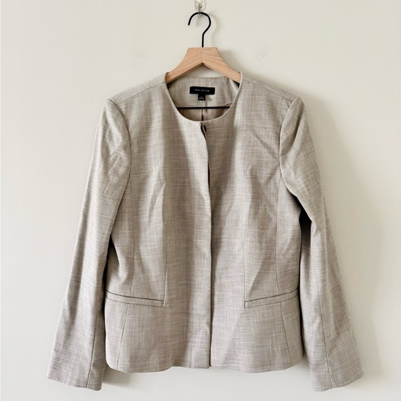 Ann Taylor Collarless Blazer with Hidden Button in Crosshatch Beige Size 12 - Picture 2 of 6